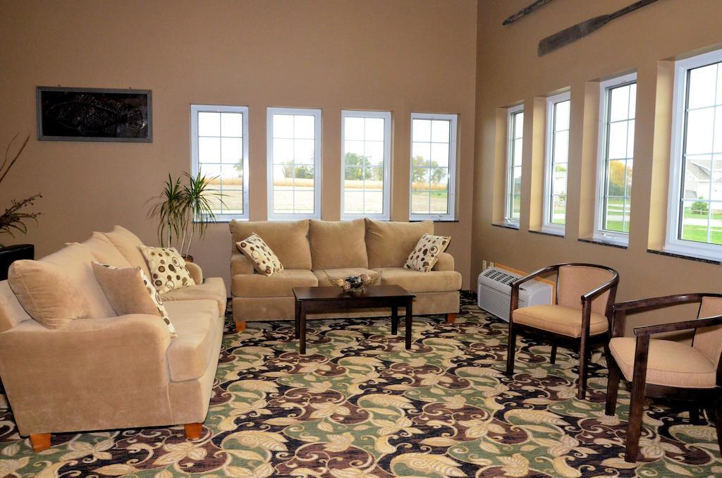 Cobblestone Inn & Suites - Lake View Eksteriør billede