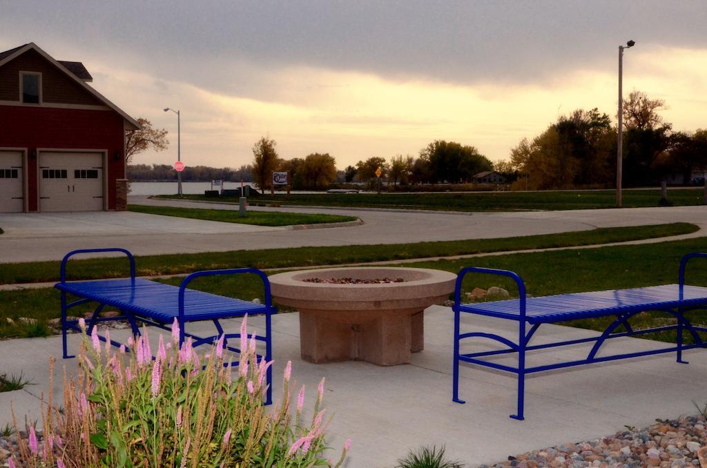 Cobblestone Inn & Suites - Lake View Eksteriør billede