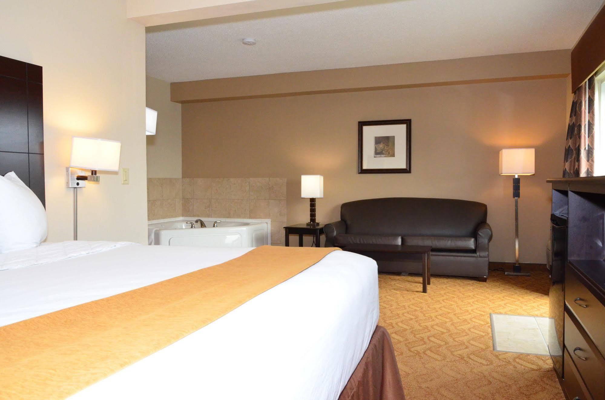 Cobblestone Inn & Suites - Lake View Eksteriør billede